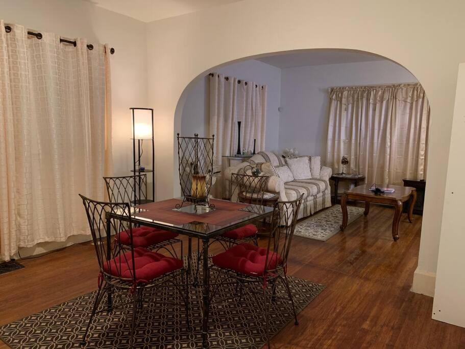 Comfortable 2-Bdrm Spacious Home With Wifi & Patio Indianapolis Buitenkant foto