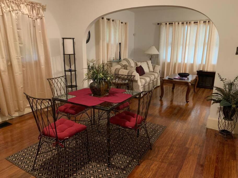 Comfortable 2-Bdrm Spacious Home With Wifi & Patio Indianapolis Buitenkant foto