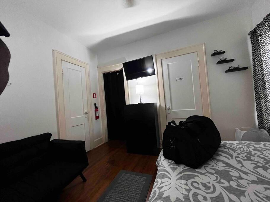 Comfortable 2-Bdrm Spacious Home With Wifi & Patio Indianapolis Buitenkant foto