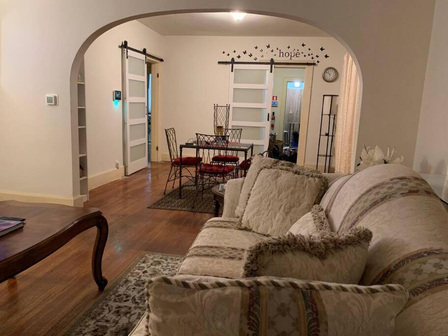 Comfortable 2-Bdrm Spacious Home With Wifi & Patio Indianapolis Buitenkant foto